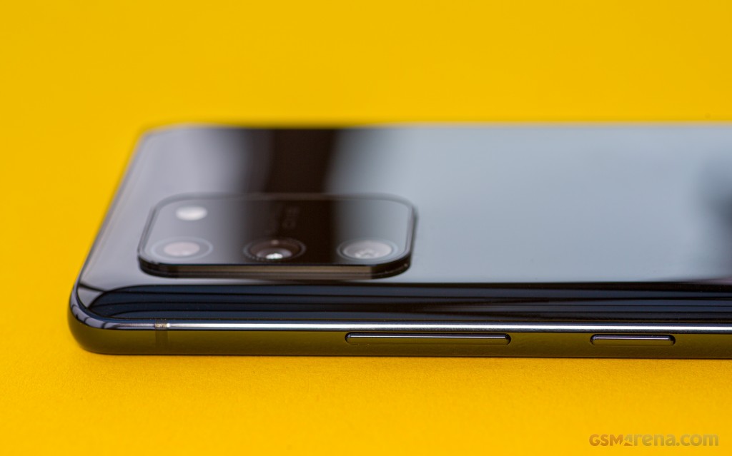 Samsung Galaxy S10 Lite pictures, official photos