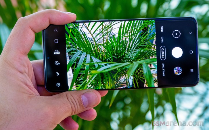 Samsung Galaxy S And S Hands On Review Design And Camera