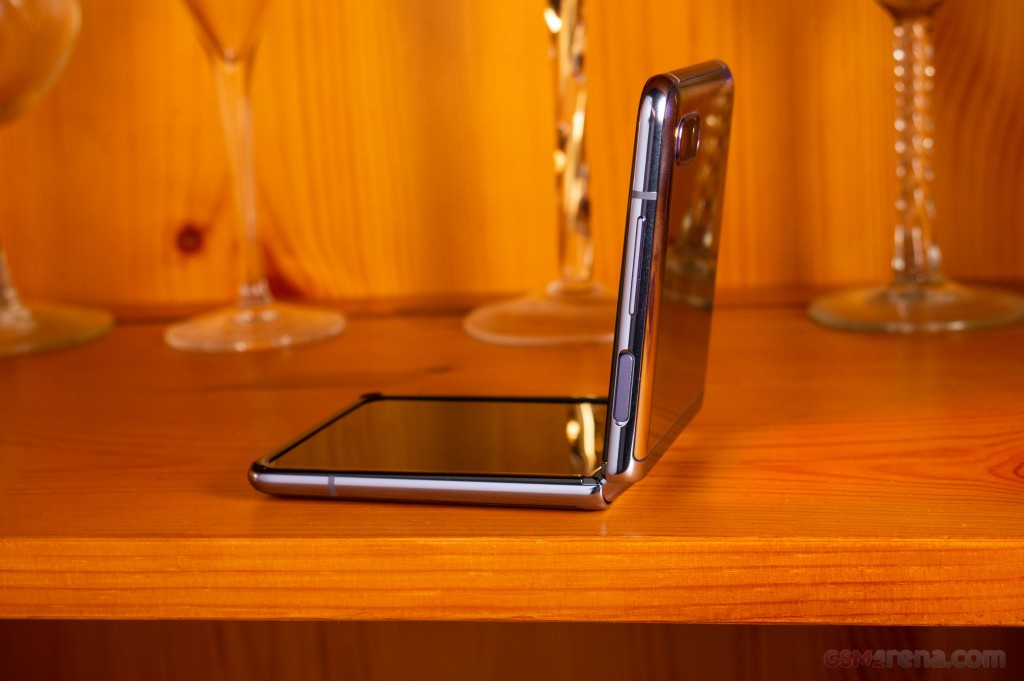 Samsung Galaxy Z Flip pictures, official photos