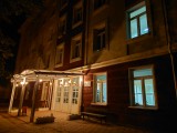 Low-light comparison: Xperia 1 II - f/1.7, ISO 800, 1/10s - Sony Xperia 5 II review