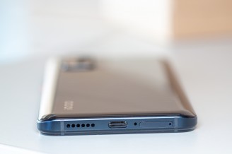 Bottom view - vivo iQOO 3 5G review