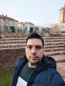 Selfies, day and night, Portrait Mode off/on - f/2.0, ISO 100, 1/142s - Xiaomi Mi Note 10 long-term review