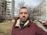 Selfies, 12MP - f/2.2, ISO 25, 1/636s - Apple iPhone 12 Long Term review