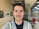 Selfie samples, Portrait mode - f/2.2, ISO 25, 1/121s - Apple iPhone 13 Pro Max review