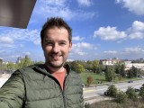 Selfie samples - f/2.2, ISO 32, 1/1284s - Apple iPhone 13 Pro review