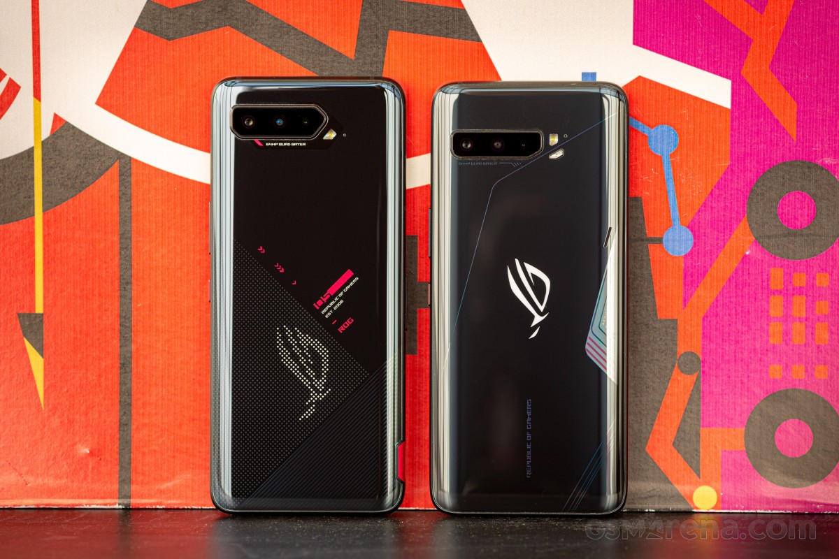 Чехлы ASUS ROG Phone 8 с вырезом.