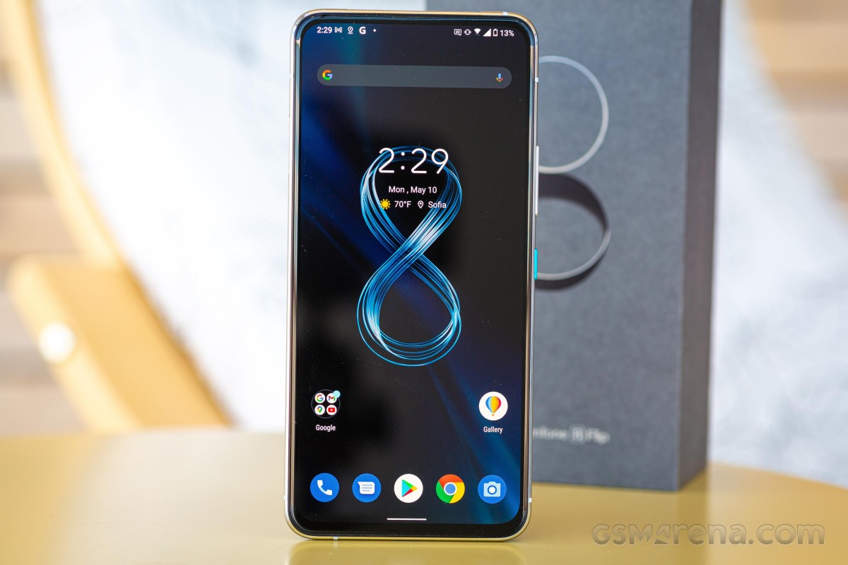 Asus Zenfone 8 Flip review 