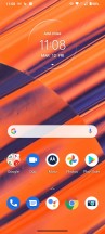 Home screen, grouped notifications and general settings menu - Motorola Moto G10  review