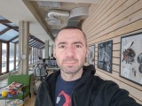 Selfies, 4MP - f/2.2, ISO 100, 1/208s - Moto G9 Power review
