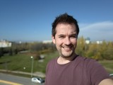 Selfie samples, Portrait mode - f/2.4, ISO 100, 1/661s - Oppo Reno6 Pro 5G (Snapdragon) review
