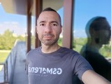 Selfie portraits, 16MP - f/2.0, ISO 105, 1/136s - Realme 8i review