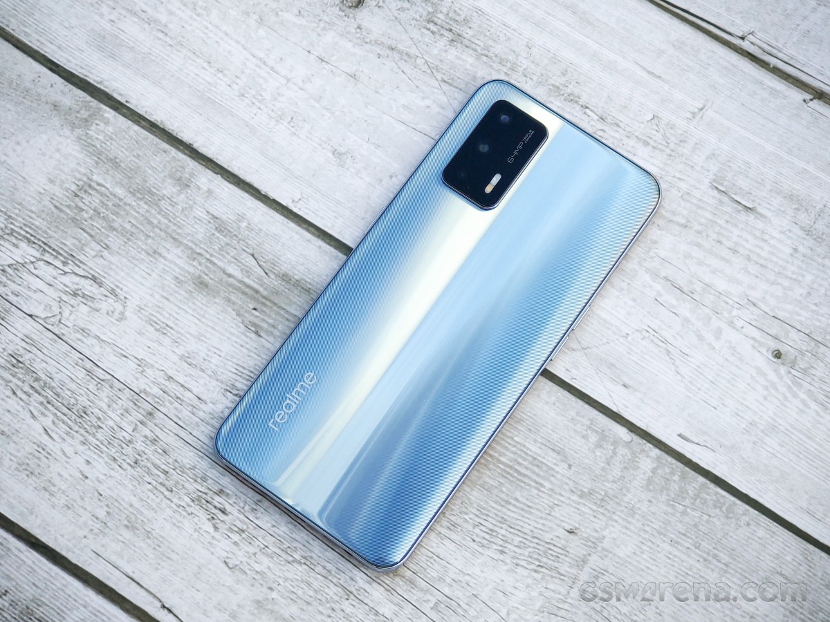 Realme GT Review: Top-tier Chip in an Average Phone