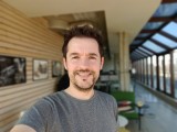 Selfie samples, Live focus (Portrait) mode - f/2.2, ISO 50, 1/103s - Samsung Galaxy A12 review