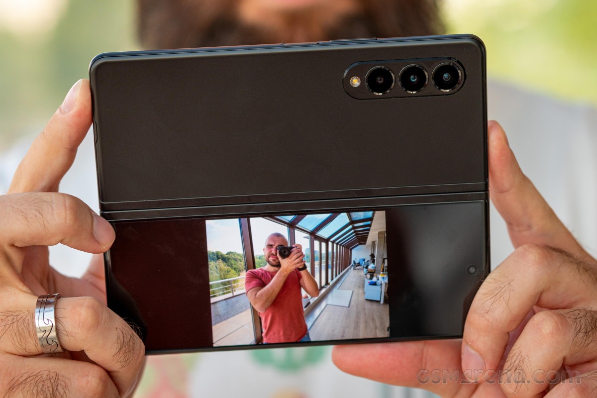 Samsung Galaxy Z Fold3 5G Camera review: Big improvement - DXOMARK