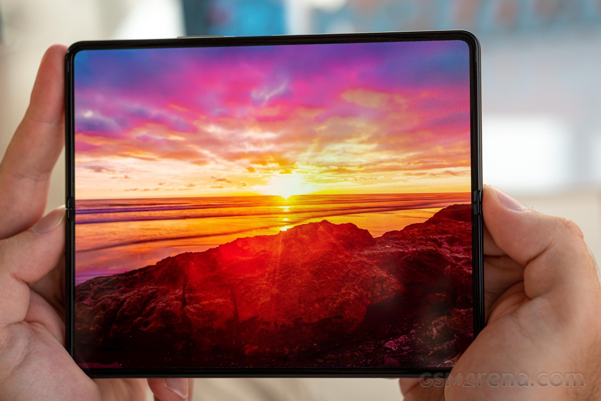 samsung galaxy fold 3 display