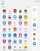 Single row of icons on App panel - Samsung Galaxy Z Fold3 5G review