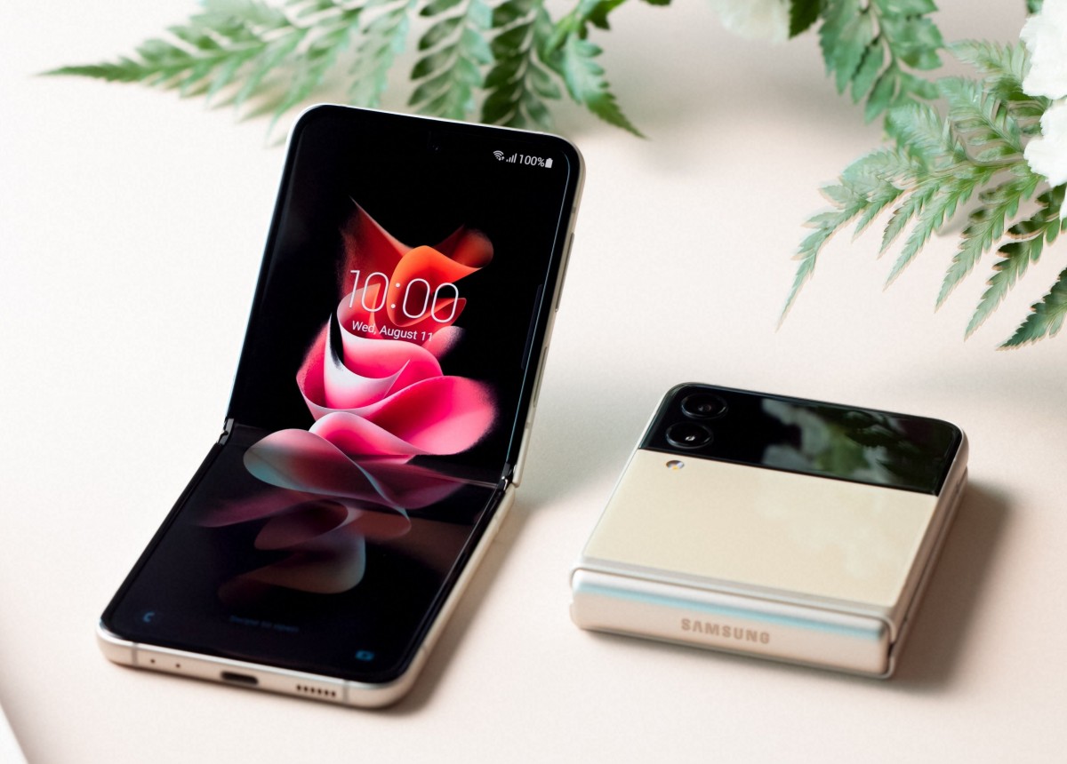 Samsung Galaxy Z Fold3 and Z Flip3 hands-on review - GSMArena.com tests