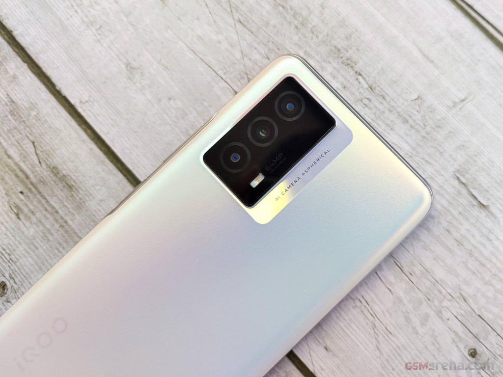 vivo iQOO Z5 pictures, official photos