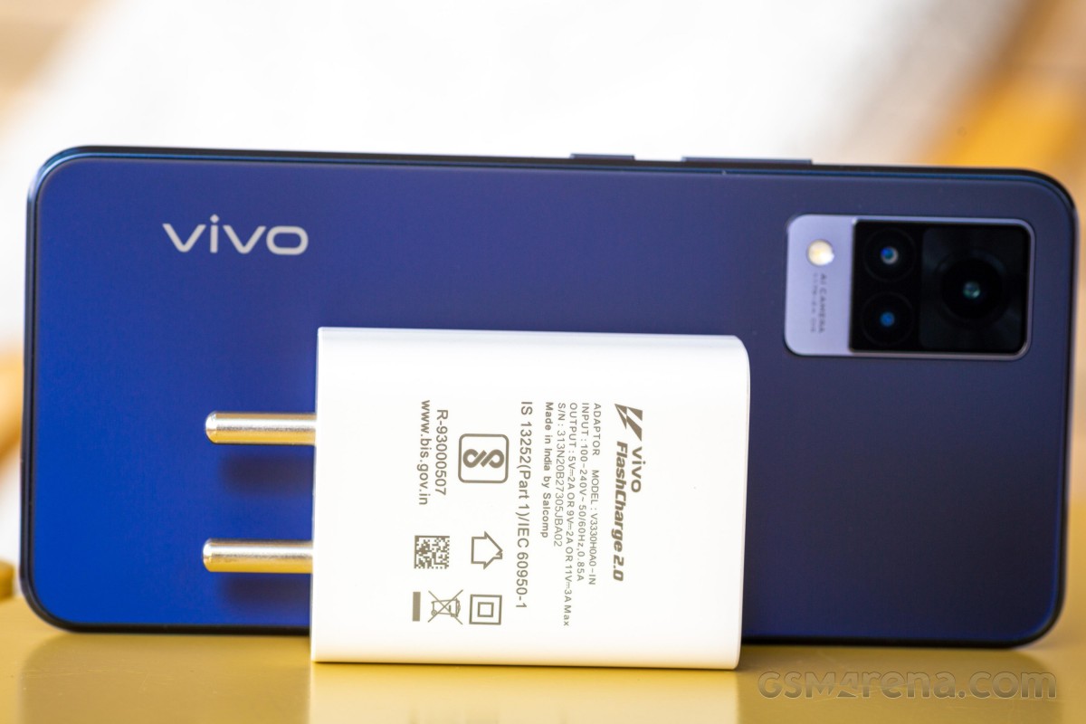 vivo V21 (5G) review: Design, controls