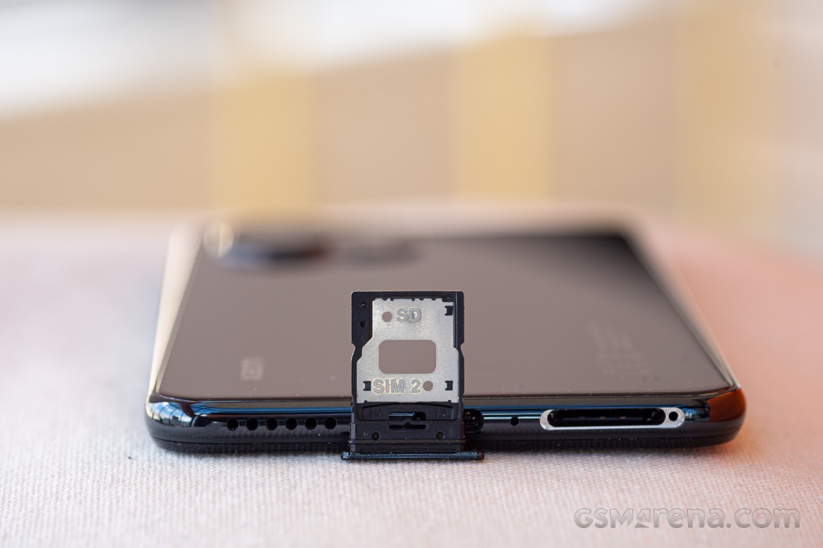 Xiaomi Mi 11 Lite review: Design, build, handling