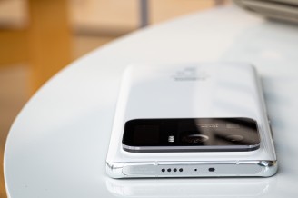 Top - Xiaomi Mi 11 Ultra review