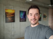 Selfie samples, Portrait mode - f/2.3, ISO 97, 1/50s - Xiaomi Mi 11 Ultra review