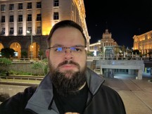 Apple iPhone 14: 12MP selfie camera low-light samples - f/1.9, ISO 800, 1/8s - Apple iPhone 14 review