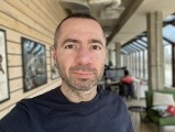 Portrait selfies, 7MP - f/2.2, ISO 32, 1/121s - Apple iPhone SE (2022) review