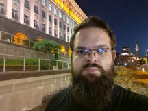 Asus ROG Phone 6 Pro: 12MP selfie camera low-light samples - f/2.5, ISO 1394, 1/13s - ASUS ROG Phone 6 Pro review
