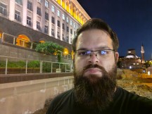 Asus ROG Phone 6 Pro: 12MP selfie camera night samples - f/2.5, ISO 1446, 1/13s - ASUS ROG Phone 6 Pro review