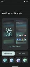 Theme style • Wallpaper colors • Dark theme option: from launcher - Google Pixel 6a review