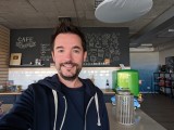 Selfies 0.7x - f/2.2, ISO 117, 1/28s - Google Pixel 7 review