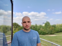 Portrait samples - f/1.9, ISO 100, 1/1057s - Honor 70 review
