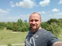 Selfies: Portrait - f/2.5, ISO 100, 1/436s - Honor 70 review