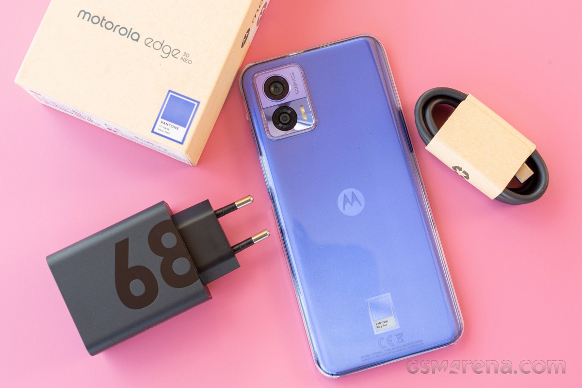 Motorola Edge 30 Neo pictures, official photos