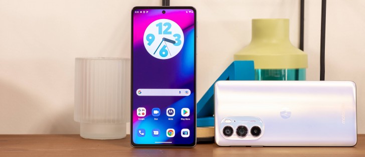 Motorola Moto Edge 30 Pro review: is it really a flagship?