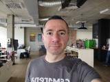 Selfies - f/2.2, ISO 255, 1/50s - Motorola Moto G200 5G review