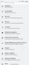 Home screen, app drawer, notification shade, recent apps, settings menu - Motorola Moto G82 review