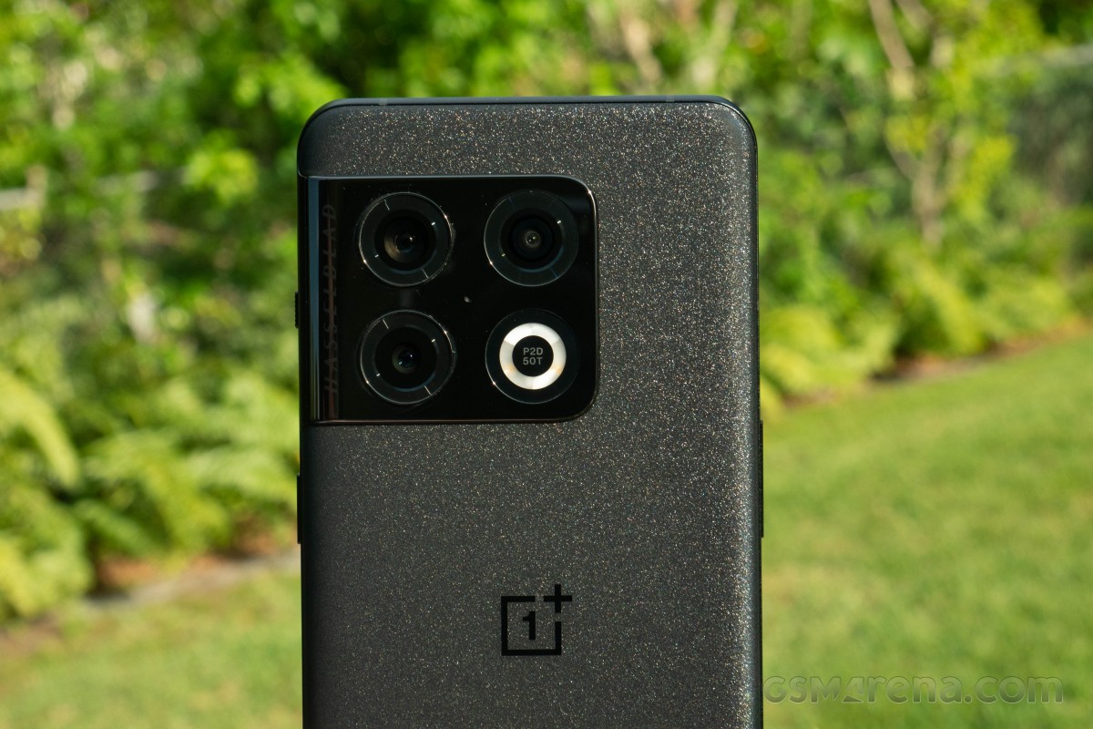 OnePlus 10 Pro Review: Lights, camera and not a lot of action