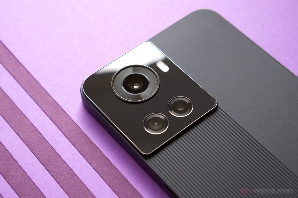 OnePlus 10R 150W pictures, official photos