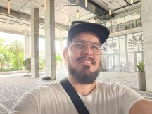 Selfies - f/2.4, ISO 306, 1/50s - Oneplus 10t review