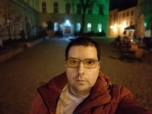Selfie samples, day and night, Portrait mode off/on - f/2.8, ISO 14016, 1/10s - Oppo Find N long-term review