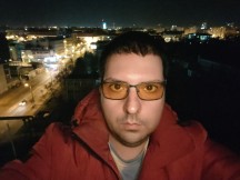 Selfie samples, day and night, Portrait mode off/on - f/2.4, ISO 17792, 1/10s - Oppo Find N long-term review