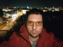 Selfie samples, day and night, Portrait mode off/on - f/2.8, ISO 17984, 1/10s - Oppo Find N long-term review