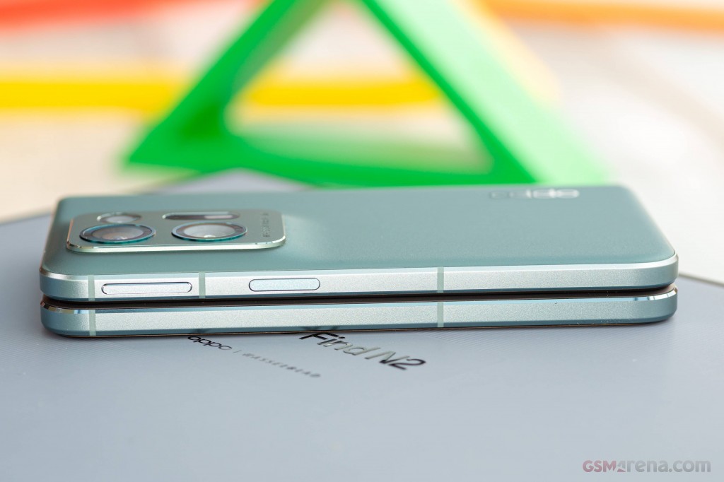 https://fdn.gsmarena.com/imgroot/reviews/22/oppo-find-n2/lifestyle/-1024w2/gsmarena_010.jpg