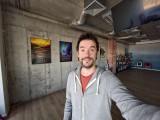 Selfie samples, ultrawide rear camera - f/2.2, ISO 846, 1/50s - Oppo Find N2 review