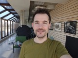 Selfies: Portrait - f/2.4, ISO 196, 1/100s - Oppo Find X5 review