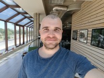 Selfies - f/2.4, ISO 112, 1/100s - Oppo Reno8 review