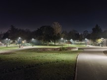 نمونه‌های حالت شب از دوربین اصلی - f/1.8، ISO 878، 1/6s - بررسی بلند مدت Poco F4