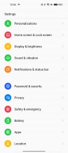 Home screen, app drawer, notification shade, Settings menu - Realme 9 review